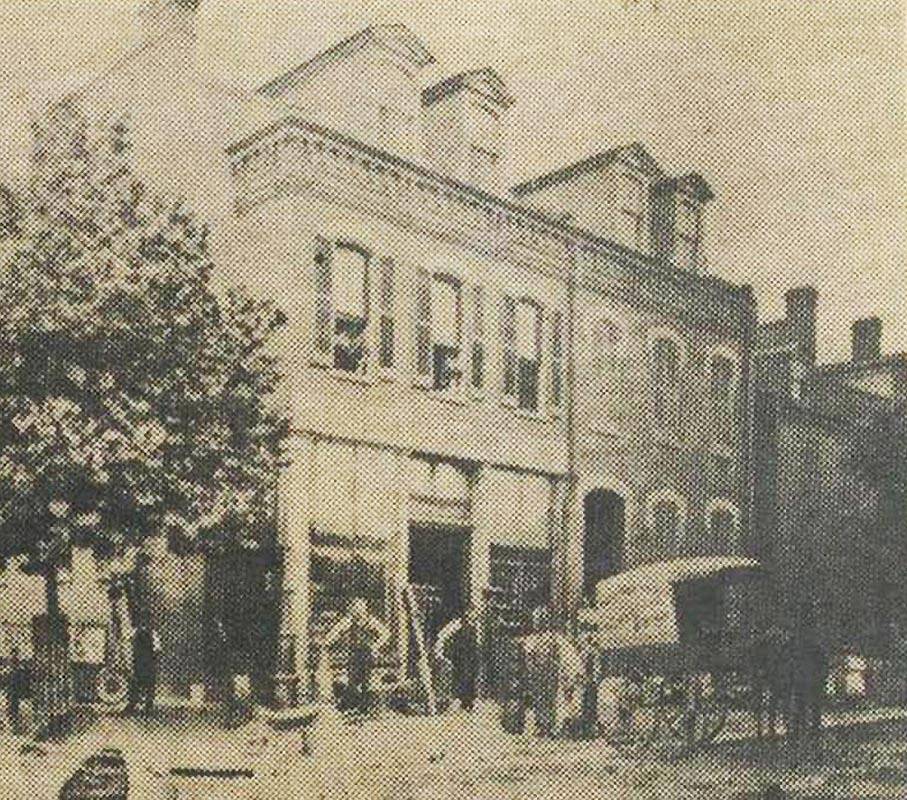 Crown Square (14th Street Mall)